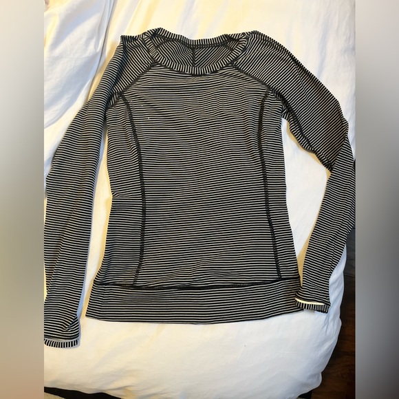 Lulu lemon long sleeve top - Picture 1 of 3